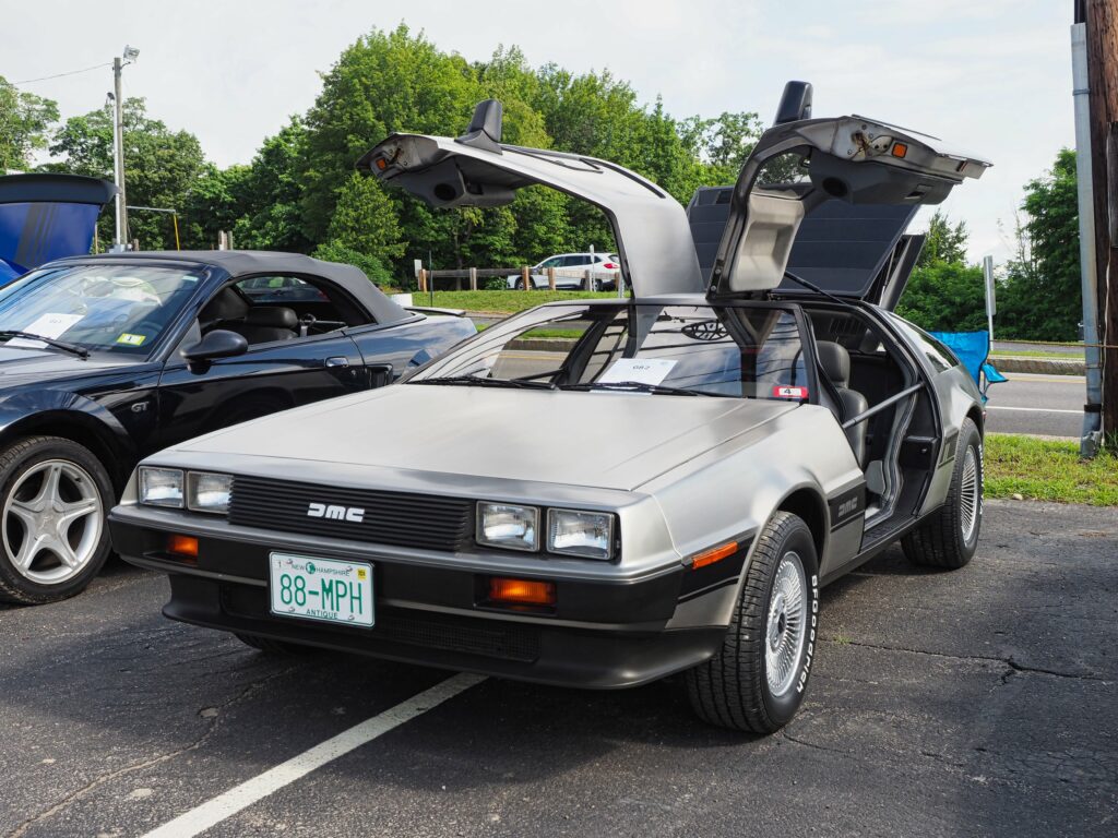 81 Delorian